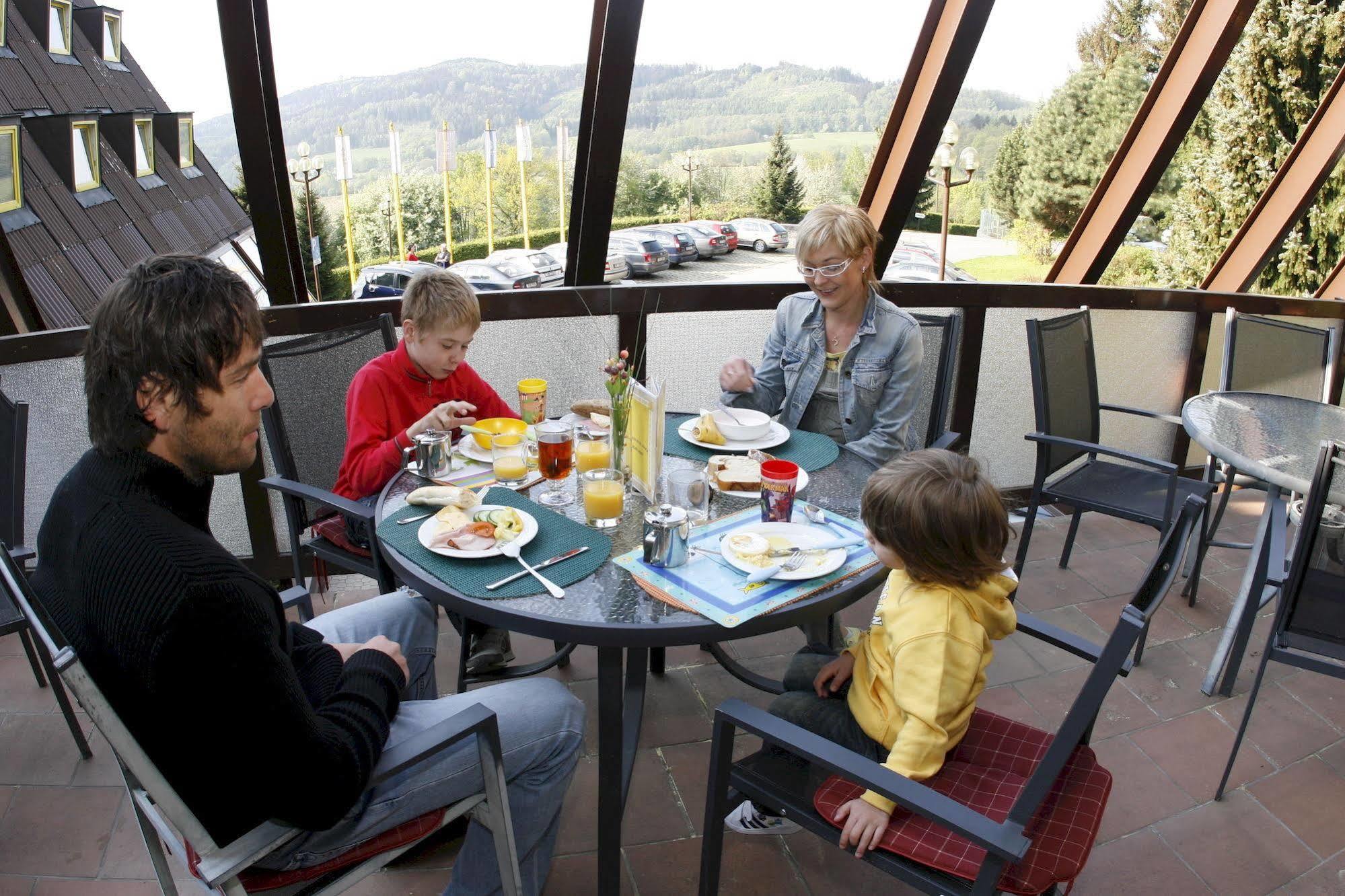 Wellness Hotel Diana Velke Losiny Luaran gambar